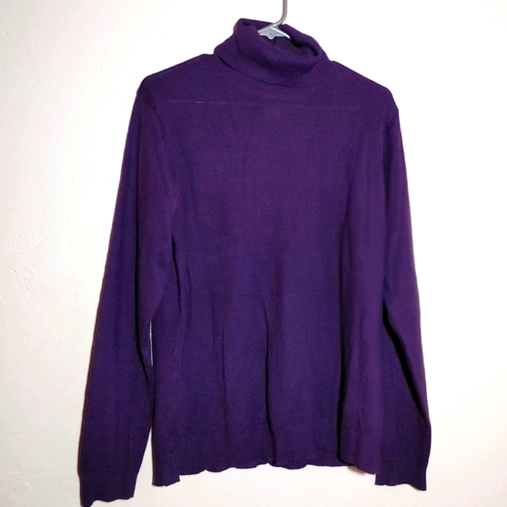 N.W.D. ladies turtleneck
